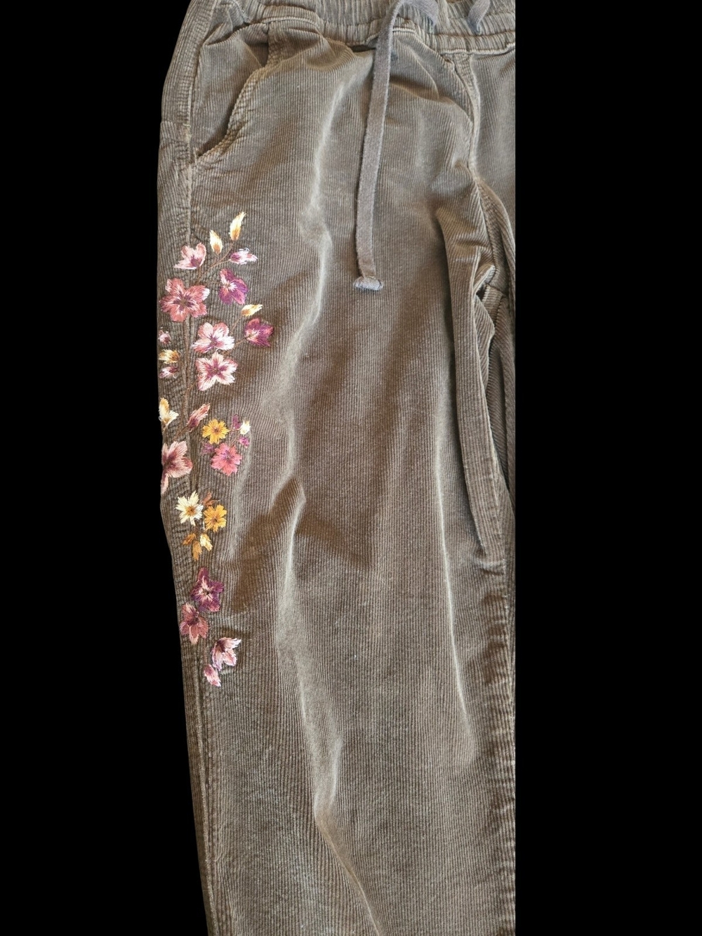 DRIFTWOOD Cordaroy Joggers Olive Brown W Embroidered Floral Design Sz M - Picture 3 of 7
